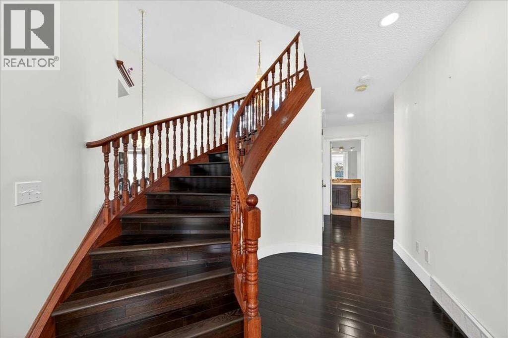 98 Hampstead Circle NW — photo 13