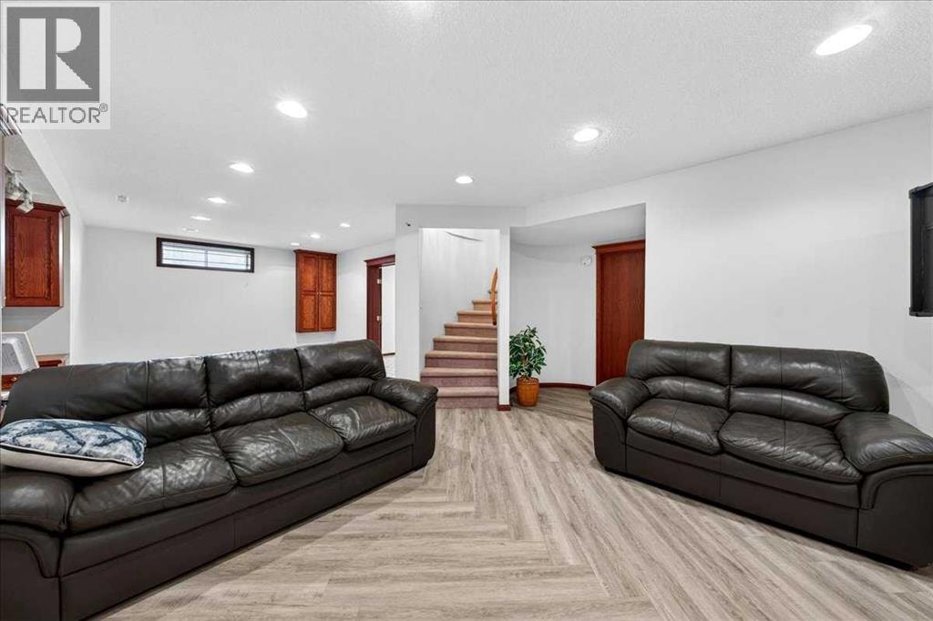 98 Hampstead Circle NW — photo 36