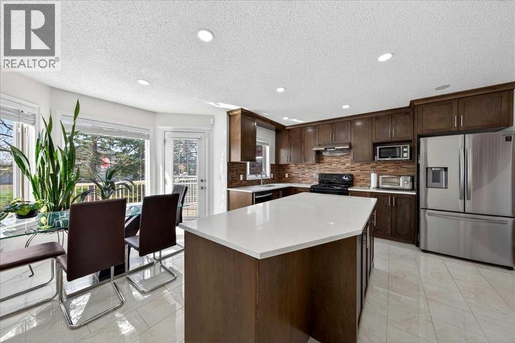 98 Hampstead Circle NW — photo 8
