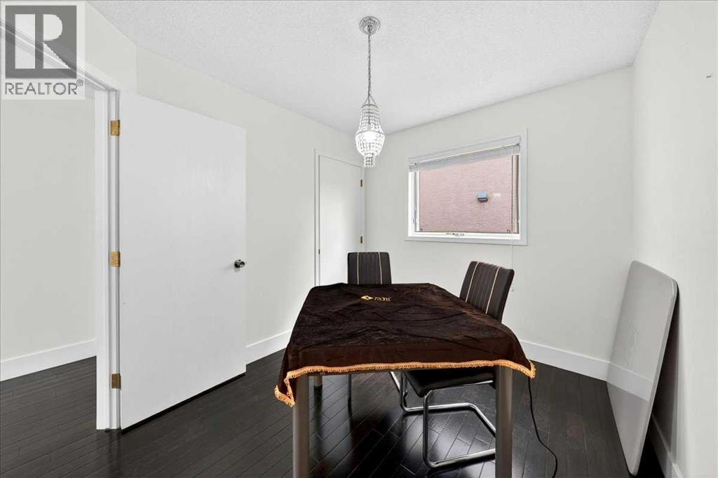 98 Hampstead Circle NW — photo 15