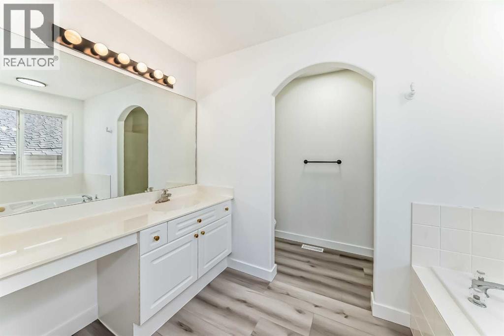 289 Canals Circle SW — photo 9