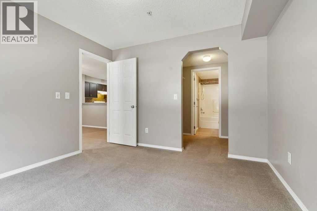 9216, 70 Panamount Drive NW — photo 10