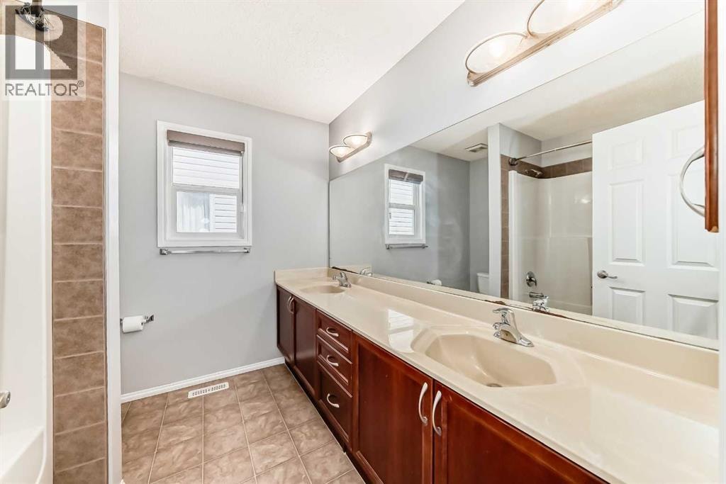 46 Saddlecrest Gardens NE — photo 32