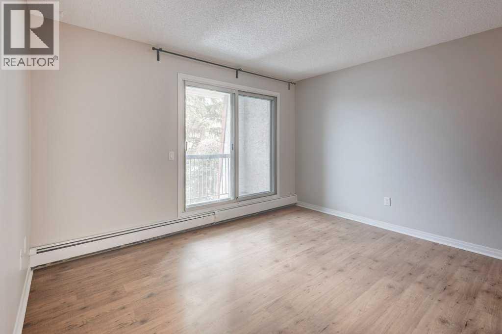 305, 305 25 Avenue SW — photo 13
