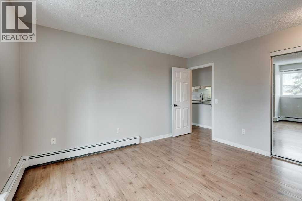 305, 305 25 Avenue SW — photo 20
