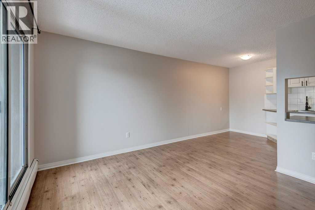 305, 305 25 Avenue SW — photo 14