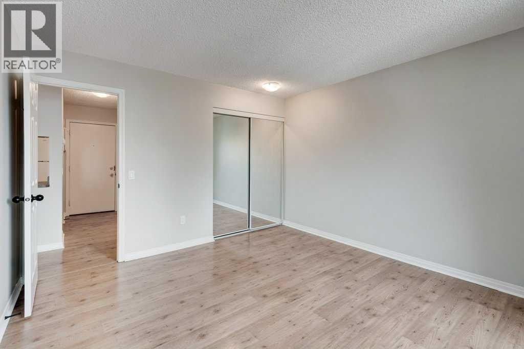 305, 305 25 Avenue SW — photo 21