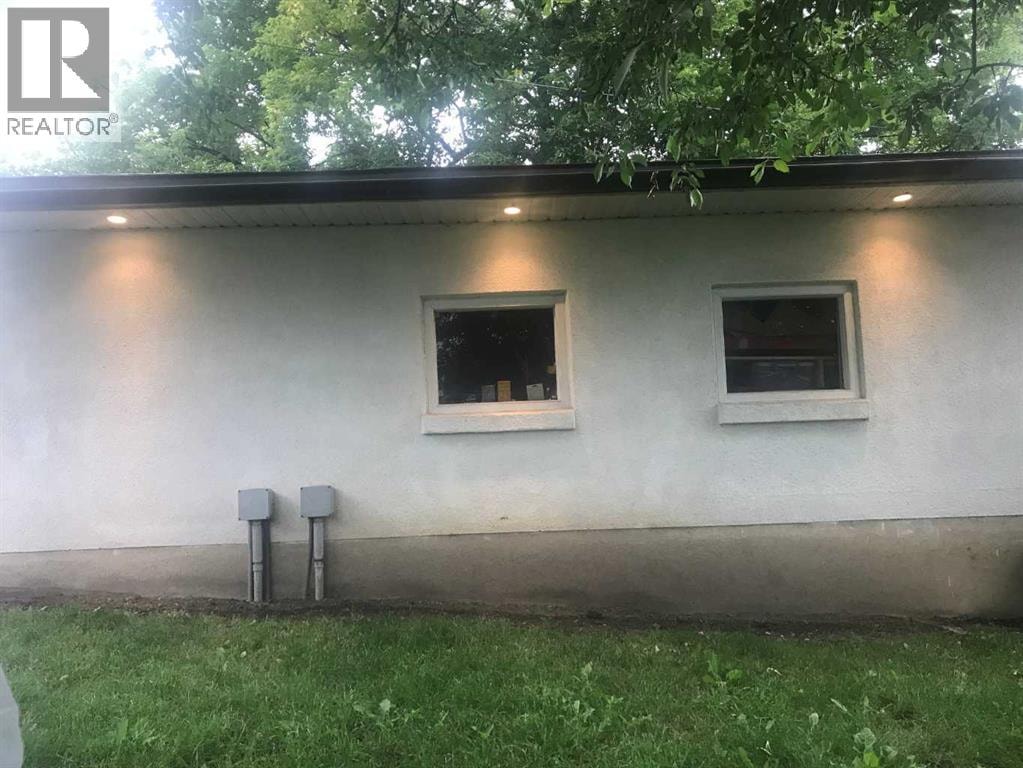 320 Haddon Road SW — photo 34