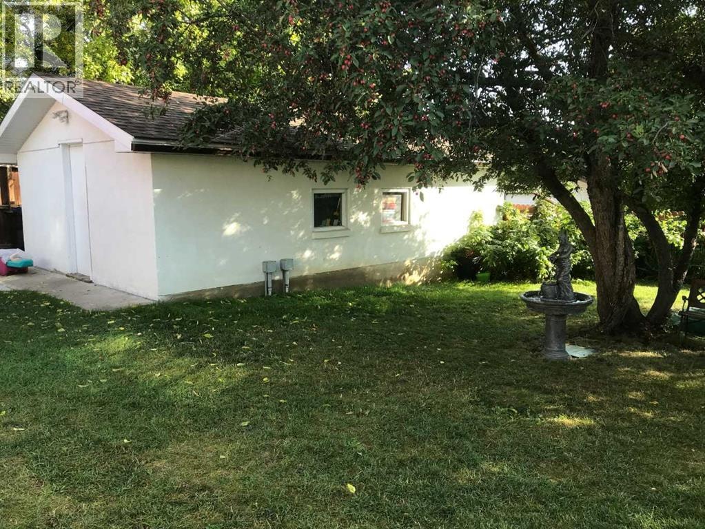 320 Haddon Road SW — photo 31