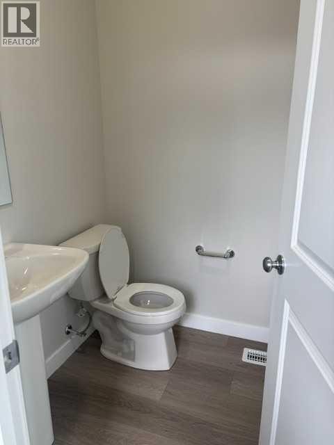 619 Savanna Crescent NE — photo 34