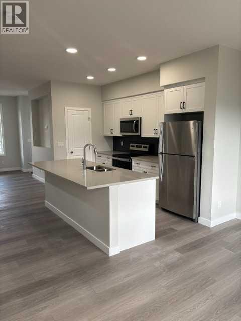 619 Savanna Crescent NE — photo 6