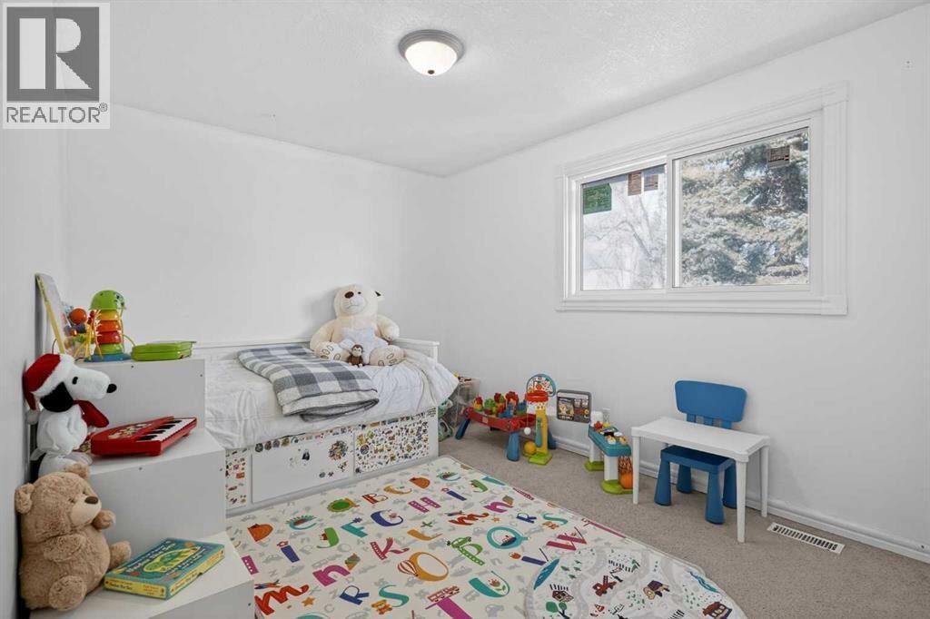247 Templewood Road NE — photo 18