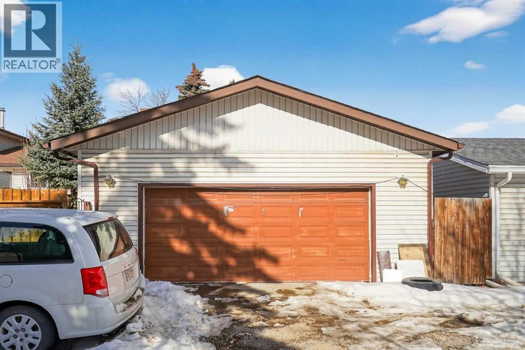 247 Templewood Road NE — photo 45