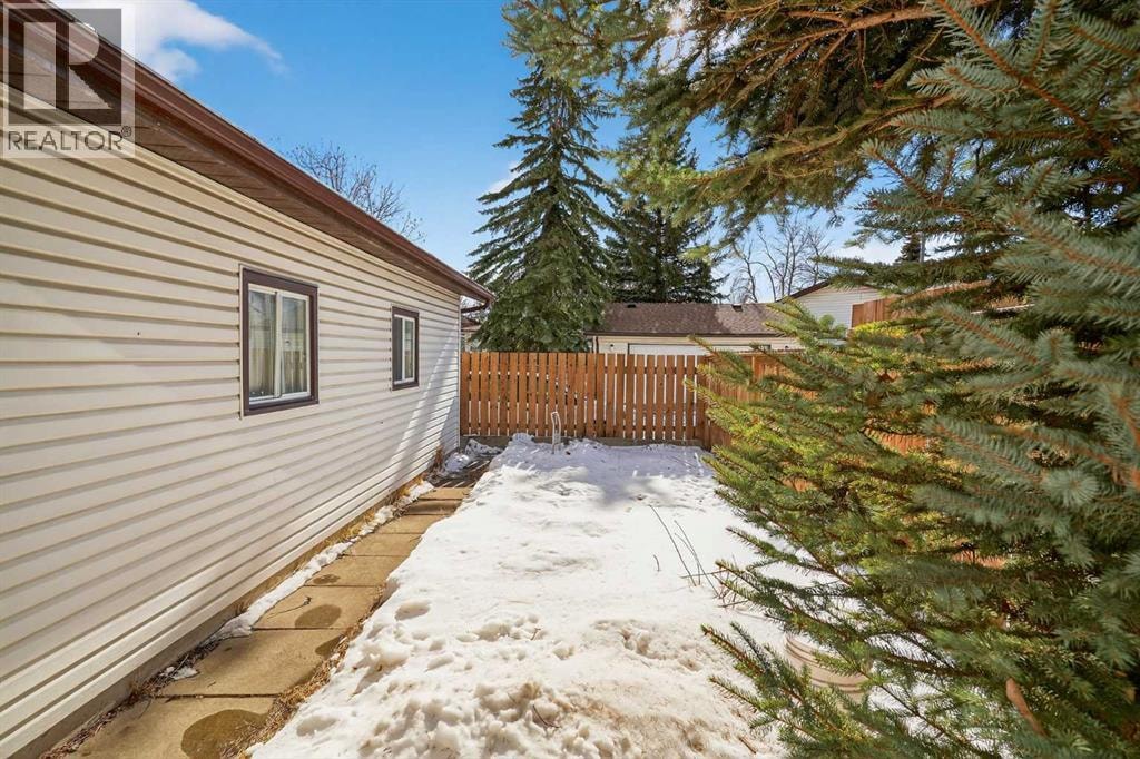 247 Templewood Road NE — photo 44