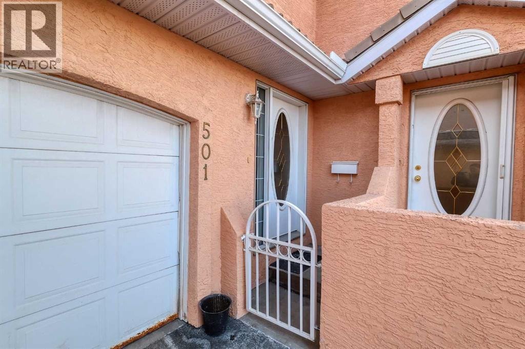 501 Coral Cove NE — photo 2