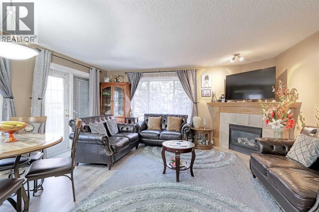 501 Coral Cove NE — photo 4