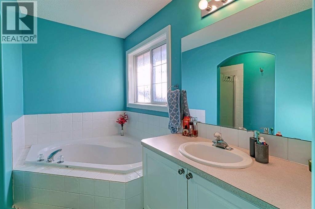 501 Coral Cove NE — photo 23