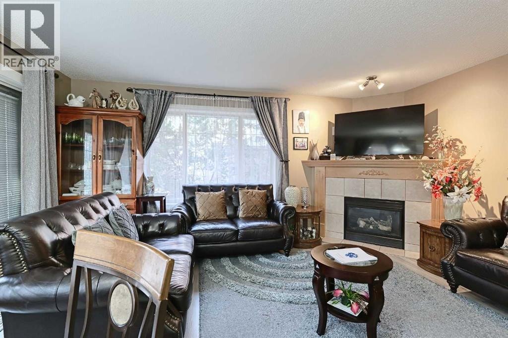 501 Coral Cove NE — photo 9