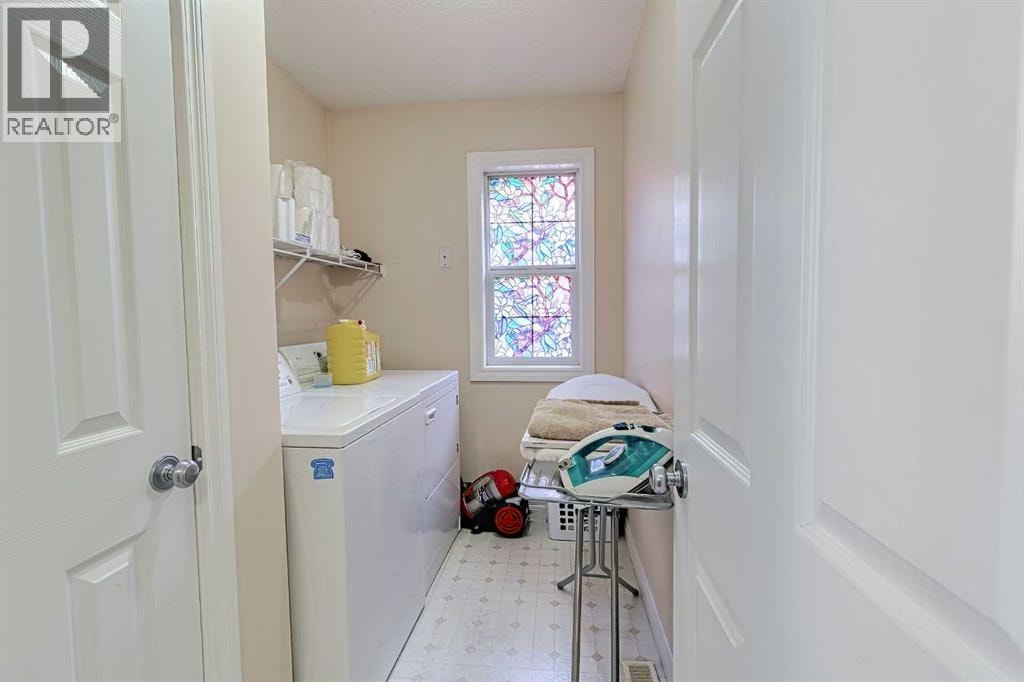 501 Coral Cove NE — photo 18