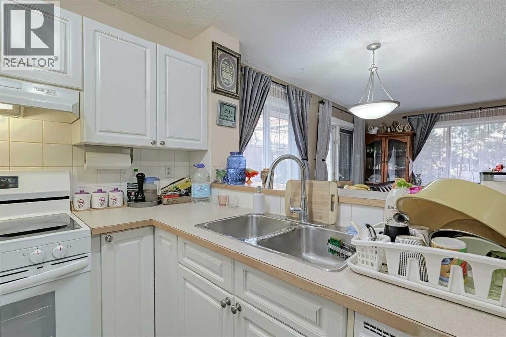 501 Coral Cove NE — photo 15