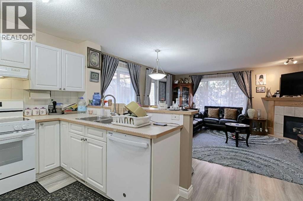 501 Coral Cove NE — photo 13