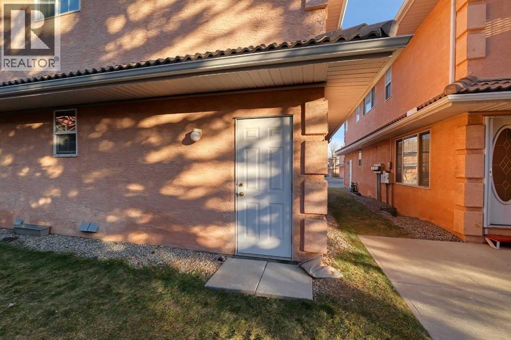 501 Coral Cove NE — photo 29