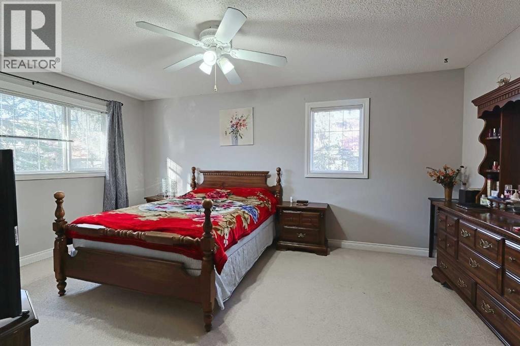 501 Coral Cove NE — photo 21