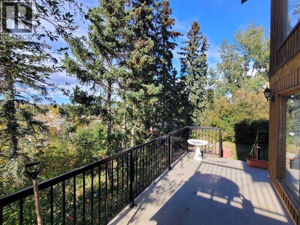 15 Glenview Drive SW — photo 9