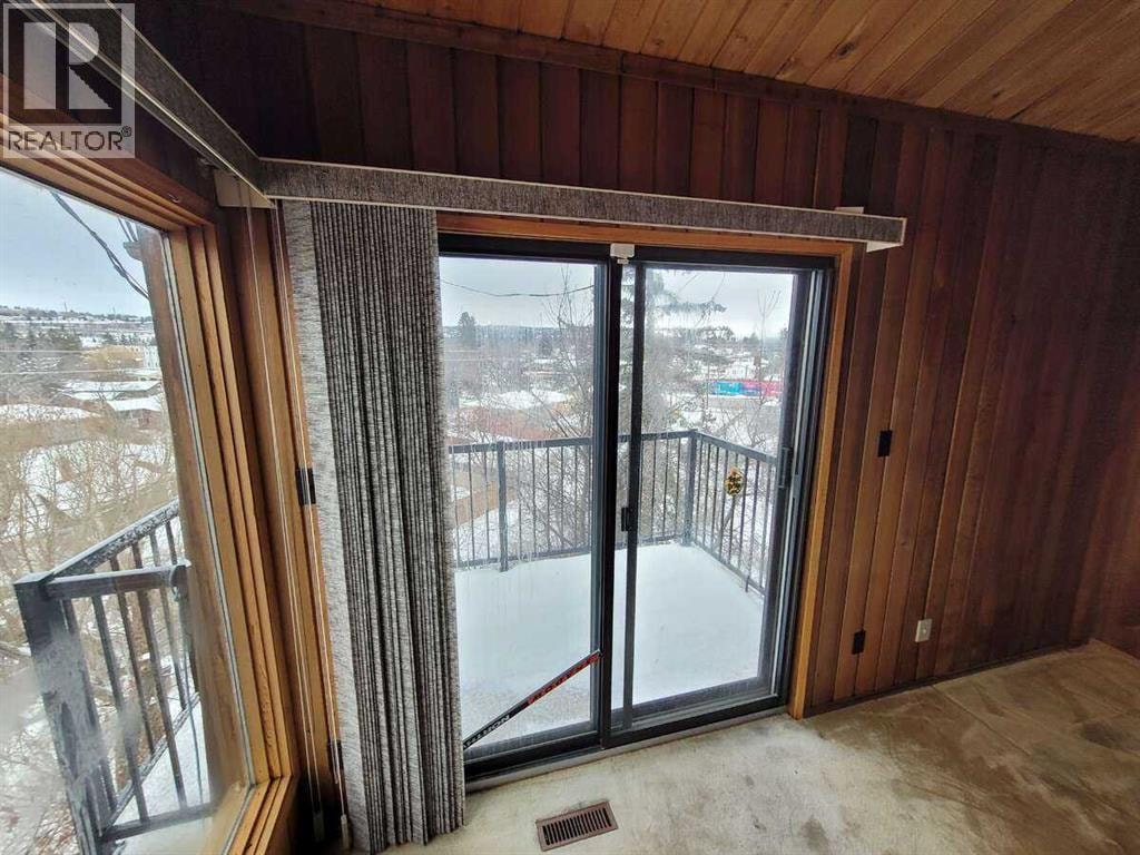 15 Glenview Drive SW — photo 33