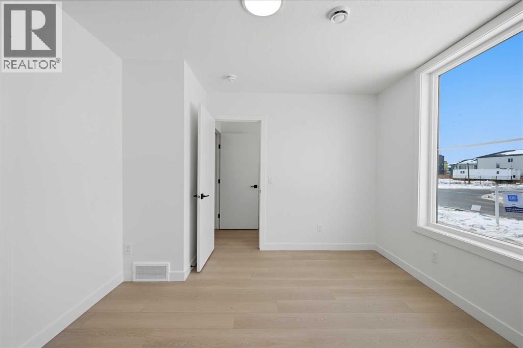 8814 48 Street NE — photo 6