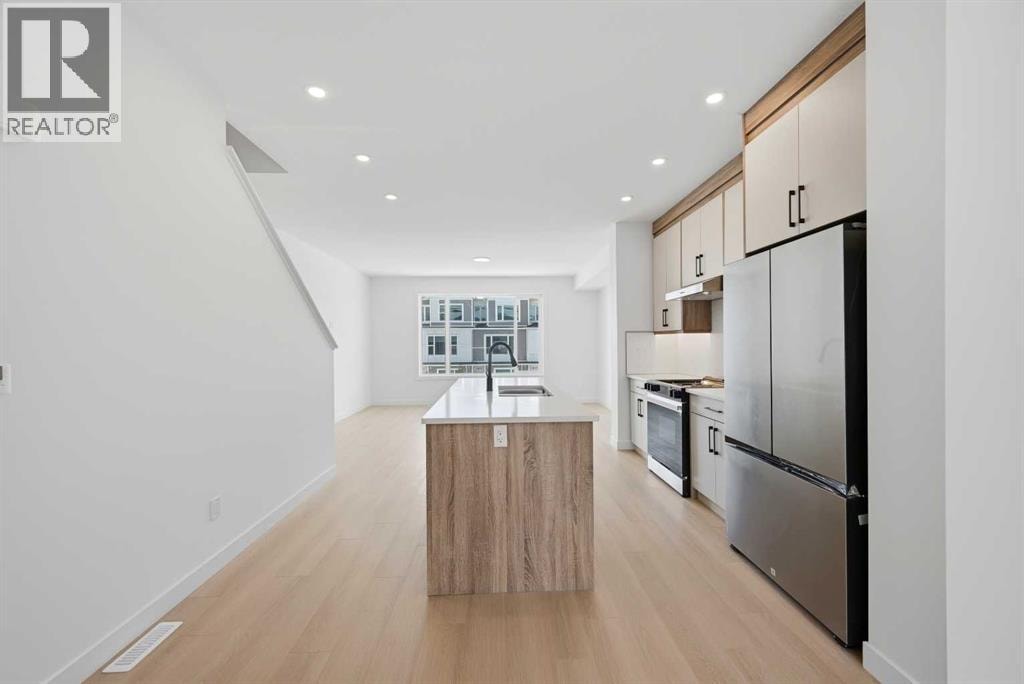 8814 48 Street NE — photo 16