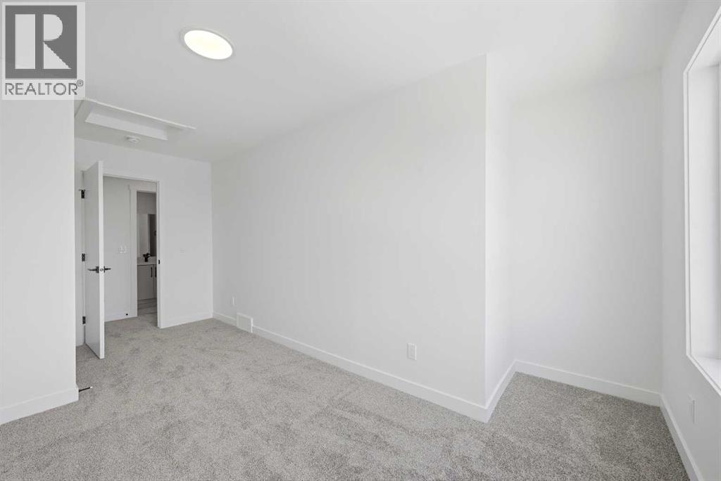 8814 48 Street NE — photo 41