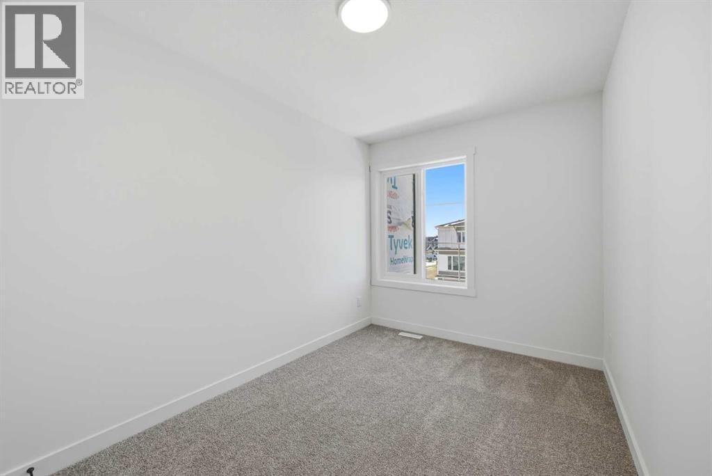 8814 48 Street NE — photo 36