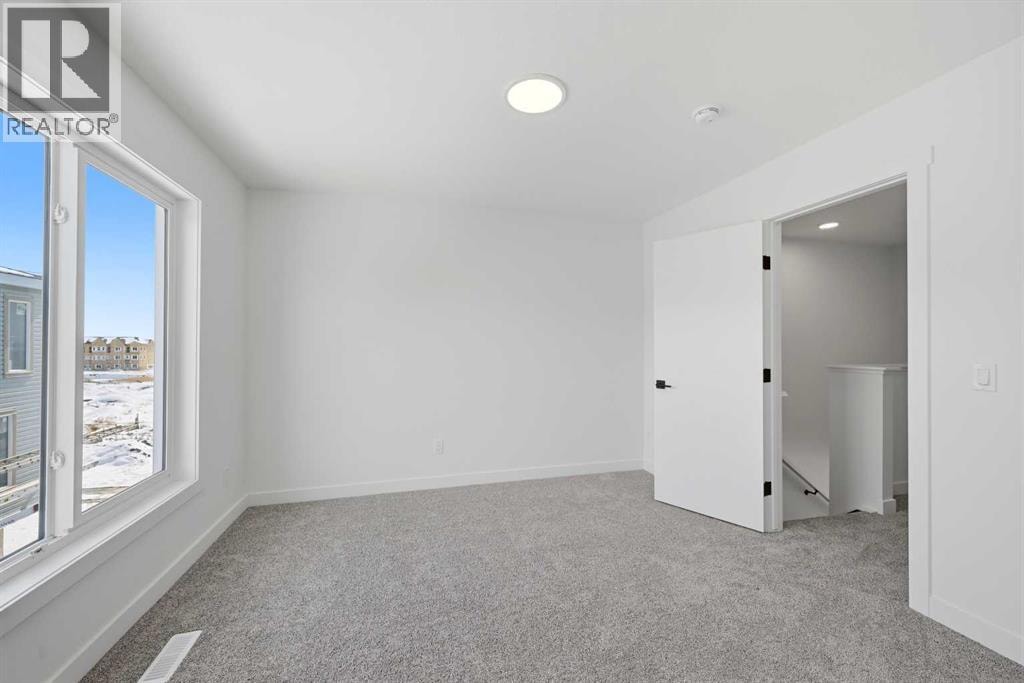 8814 48 Street NE — photo 31