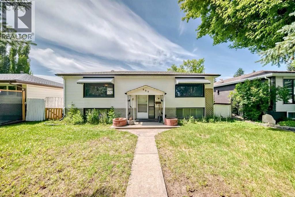 627 Fortalice Crescent SE — photo 2