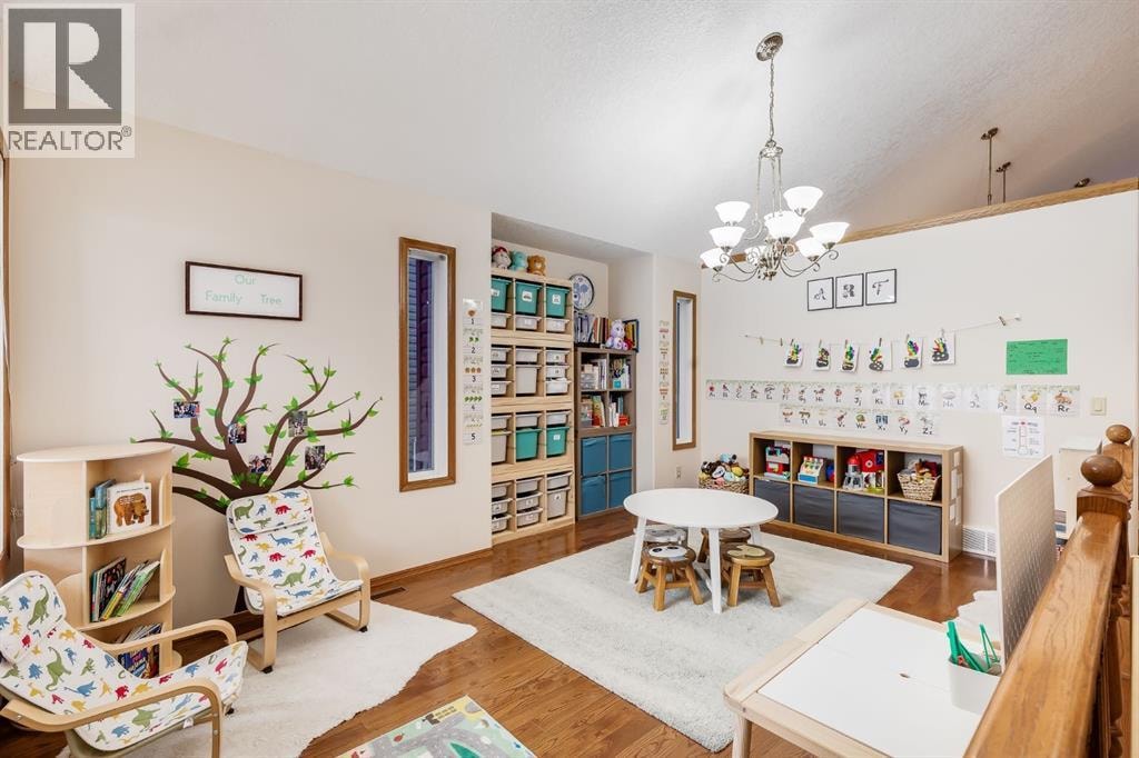 45 Thornfield Close SE — photo 4