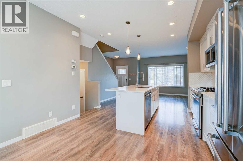 198 Masters Avenue SE — photo 8