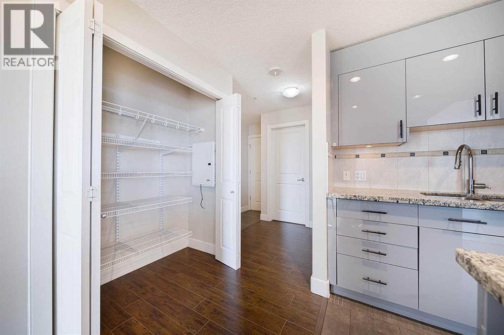 707, 77 Spruce Place SW — photo 15