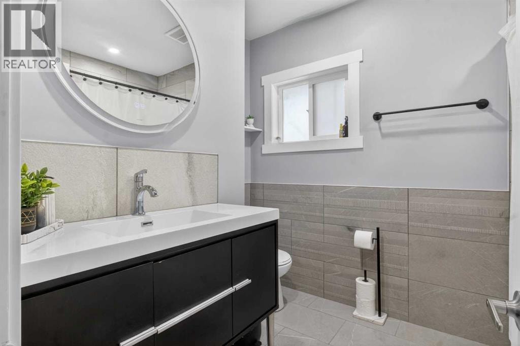 2418 27 Street SE — photo 27