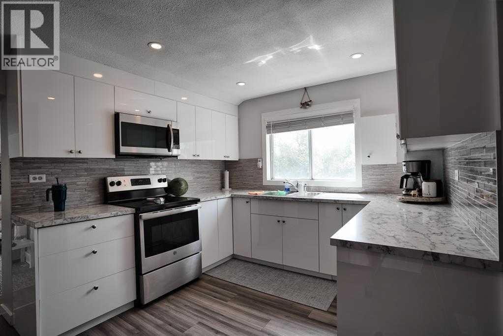 2418 27 Street SE — photo 35