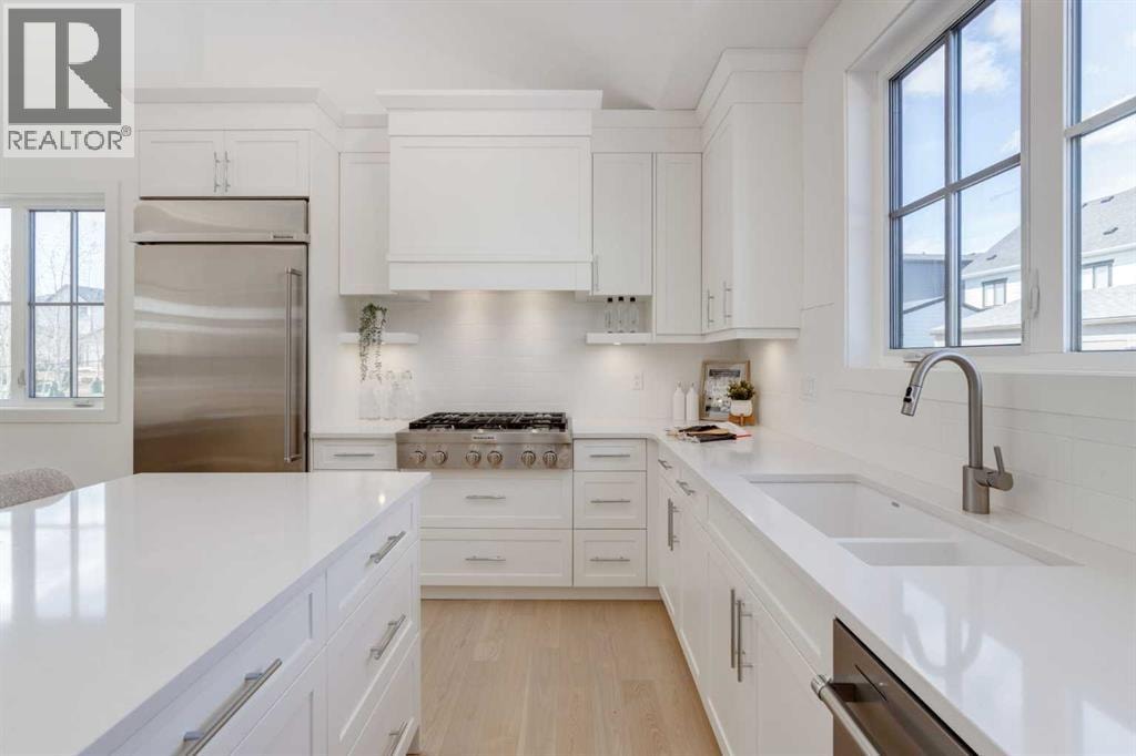 90 Treeline Gardens SW — photo 20