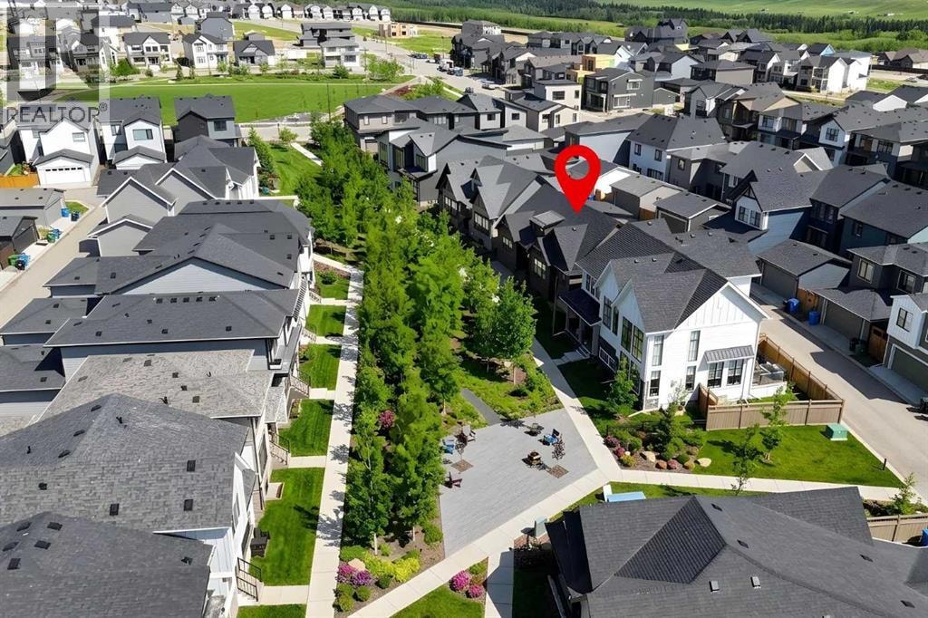 90 Treeline Gardens SW — photo 2