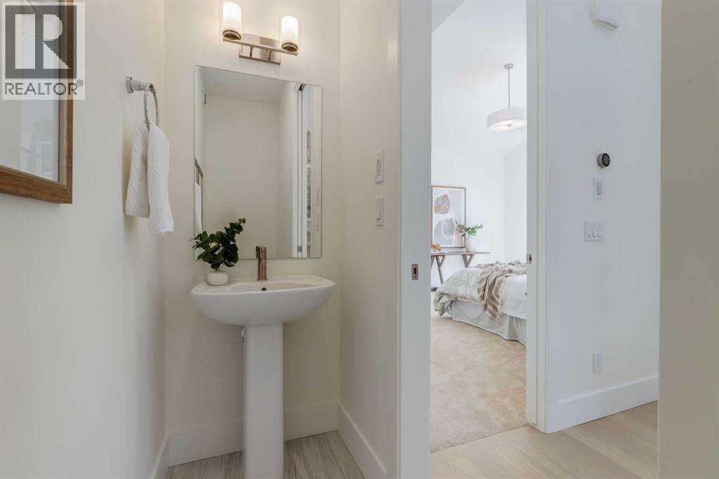 90 Treeline Gardens SW — photo 34