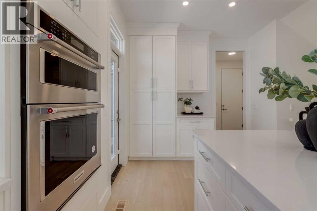 90 Treeline Gardens SW — photo 23