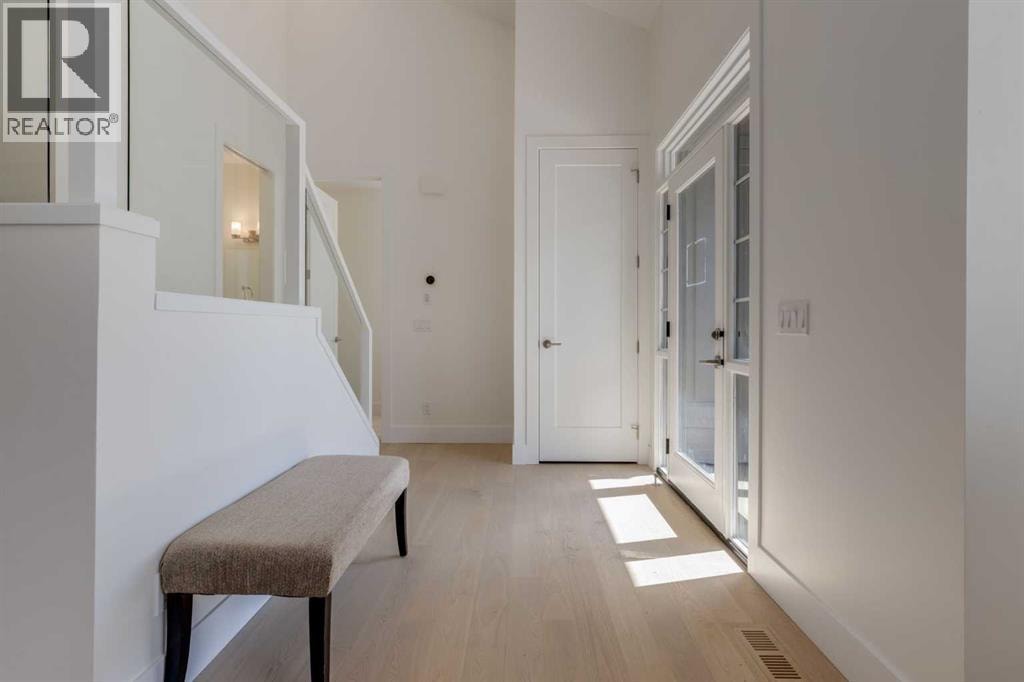 90 Treeline Gardens SW — photo 4