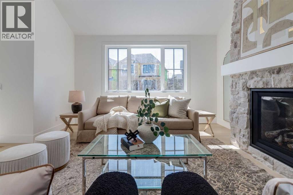 90 Treeline Gardens SW — photo 8