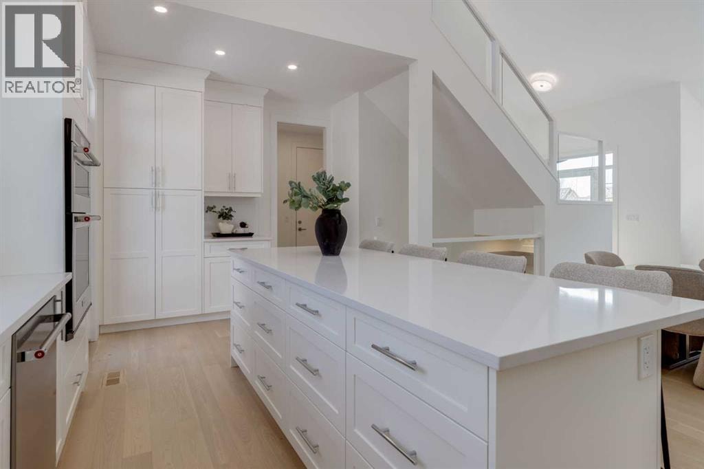 90 Treeline Gardens SW — photo 18