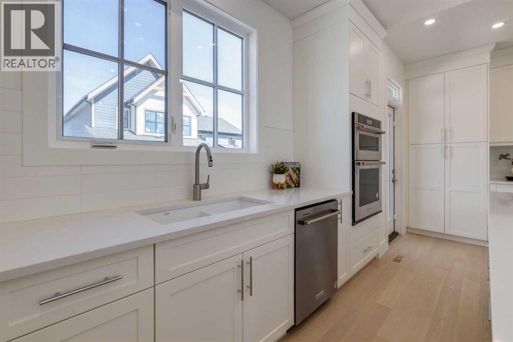 90 Treeline Gardens SW — photo 22