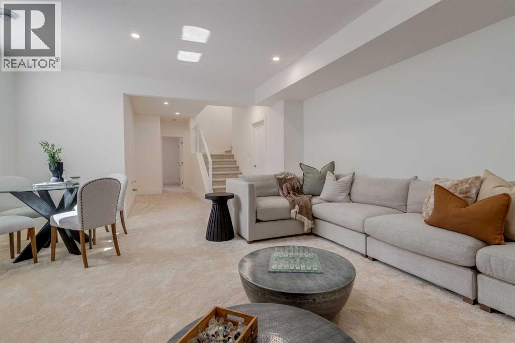 90 Treeline Gardens SW — photo 41