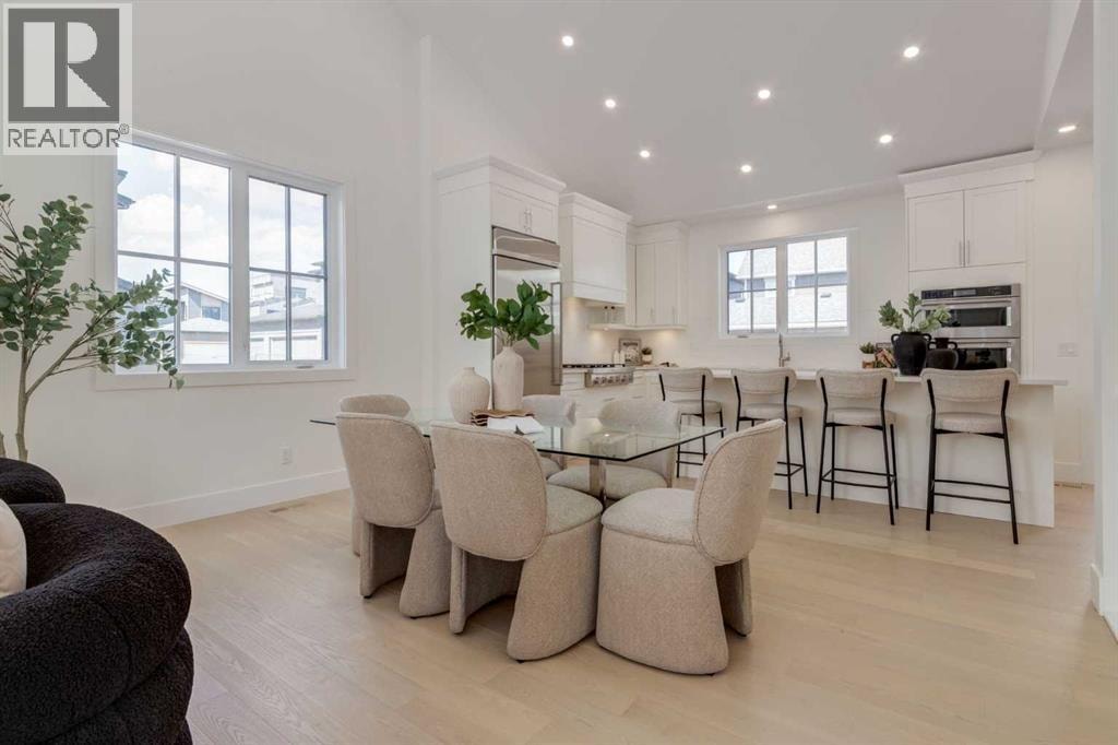 90 Treeline Gardens SW — photo 12